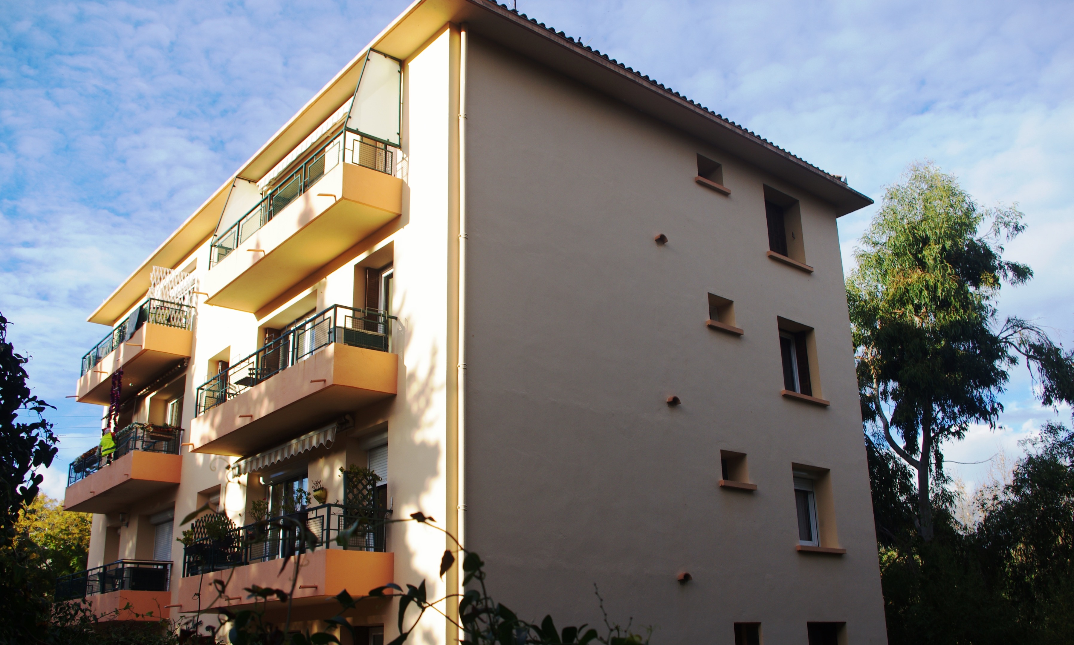 vente Toulon quartier Cap Brun appartement rénové 3 piéces avec balcons