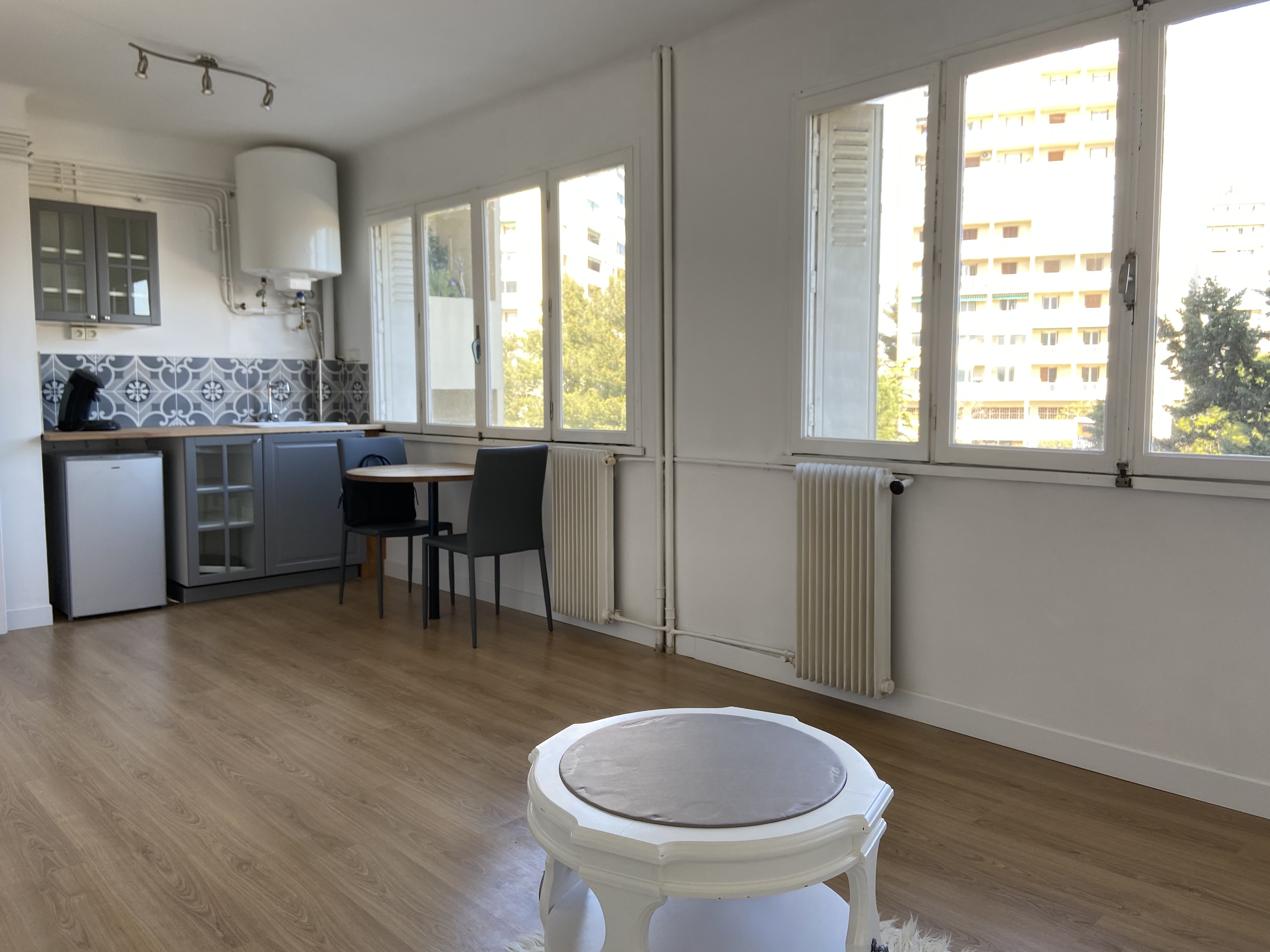 vente TOULON EST QUARTIER BEAULIEU STUDIO RENOVE DANS RESIDENCE